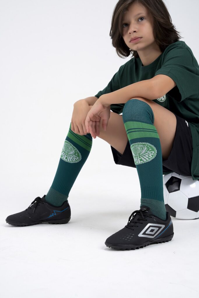 Meias oficiais infantis: como esse item ajuda a criar vínculo com o time do coração desde cedo